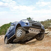 Mitsubishi Pajero Front Skid Plate (Petrol) Mitsubishi Pajero Front Skid Plate (Petrol)